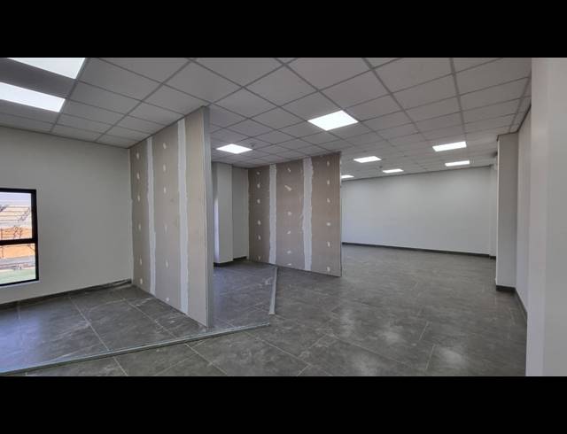 2,406M² WAREHOUSE TO LET IN POMONA